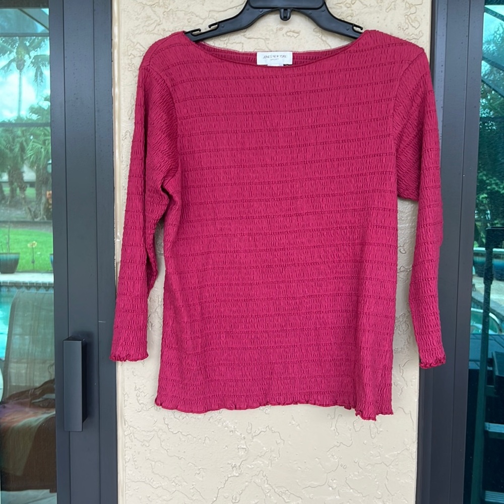 Jones, New York, dynamite top, medium